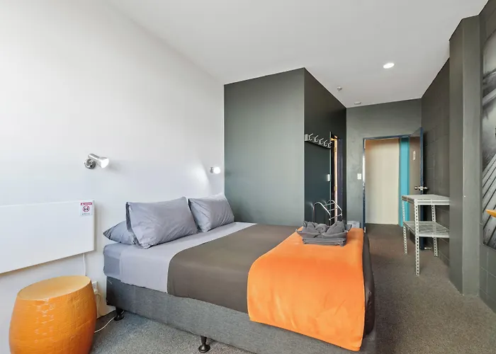 Rock Solid Backpackers Hostel Rotorua
